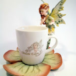 FATA IN PIEDI CON TAZZA SIBY ART. 042739 FAIRY LAND LES ALPES