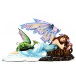 FATA DORMENDO SUL TRONCO SHILA ART. 042756 FAIRY LAND LES ALPES