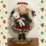 Bambola amigurumi Dicembre
